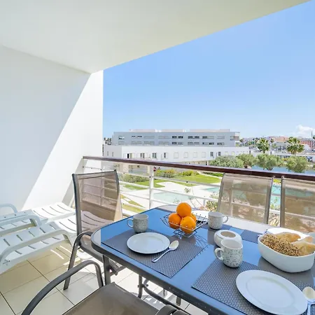Luxury Marina With Pool And Balcony #2009