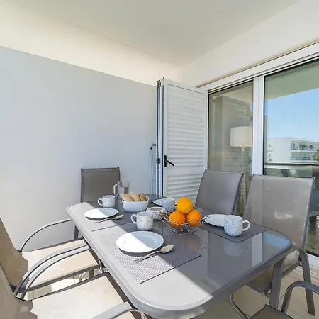 Luxury Marina With Pool And Balcony #2009 * Lagos